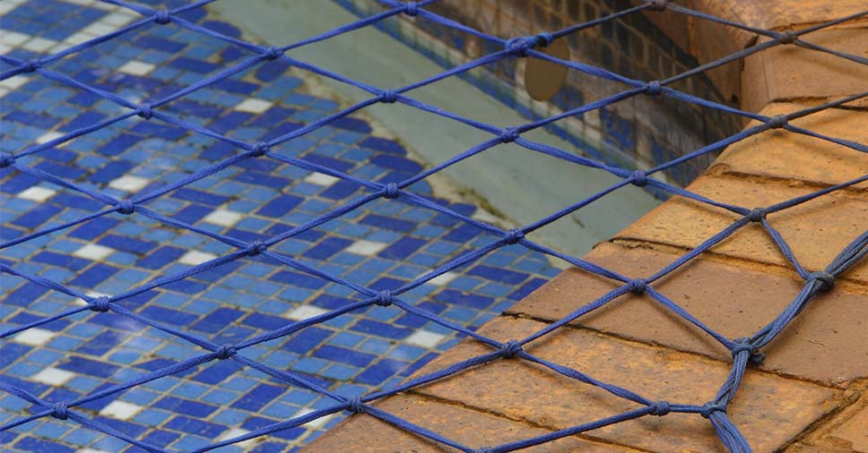 importância de instalar rede de proteção para piscinas