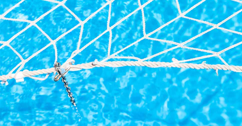 Descubra quais são os principais benefícios das redes de piscina